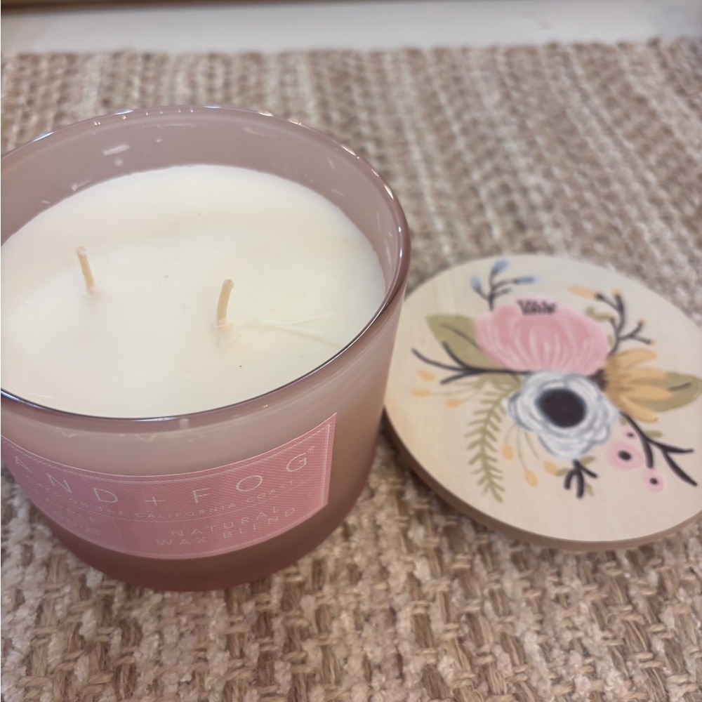 Sand + Fog Pink Pineapple Coconut Candle - Picture 4 of 4